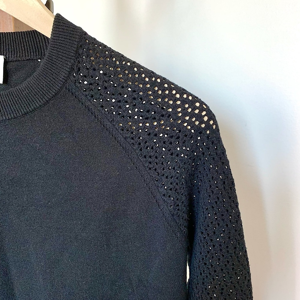 Aritzia Wilfred Free Italian Knit Sweater Perforated Shoulders black XS XXS - Picture 6 of 16